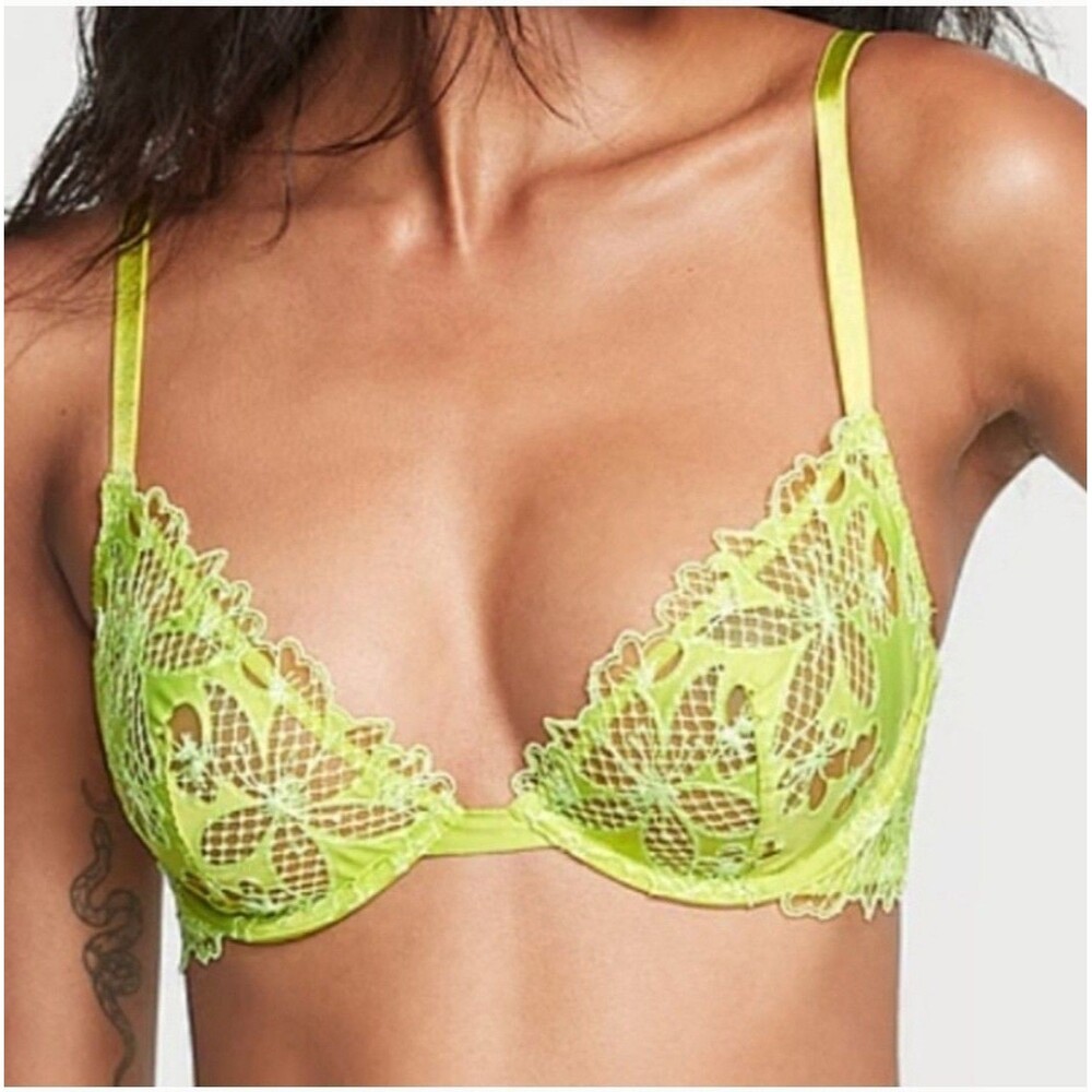 NWT Victoria’s Secret Very Sexy Fishnet Lace Peekaboo Low-Cut Demi Bra size 32C